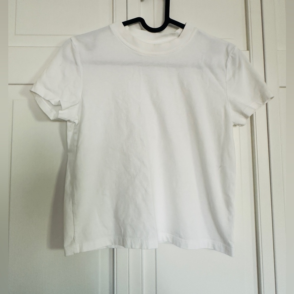 Aritiza Sun-deh cropped T-shirt